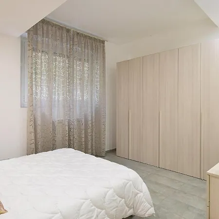 Beautiful In With Kitchen Apartment Genoa