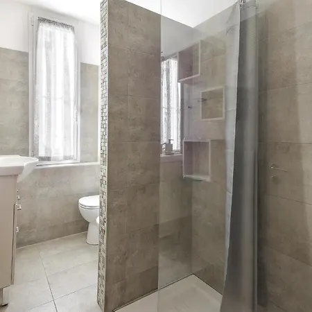 Beautiful In With Kitchen Apartment *